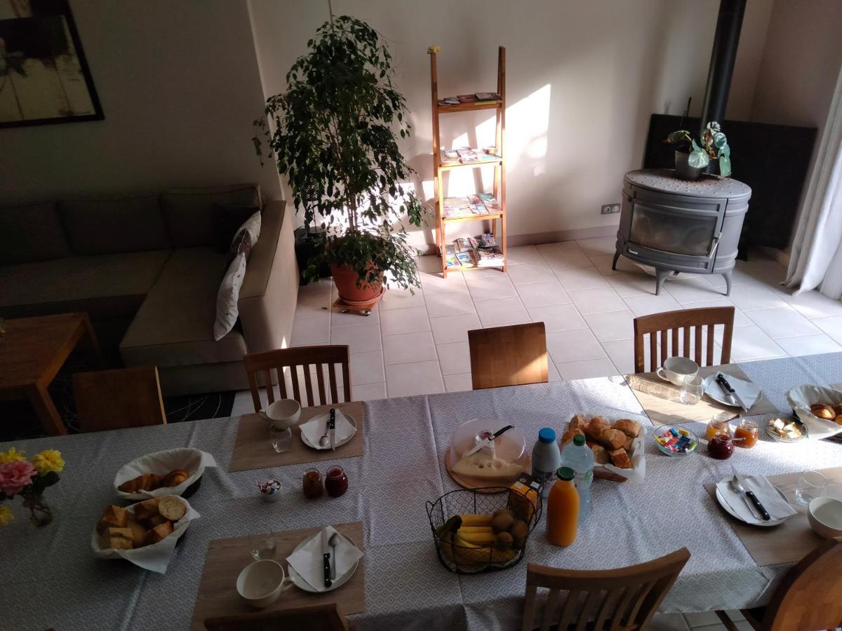 Au Saint-Amand Bed & Breakfast Poissons Екстериор снимка